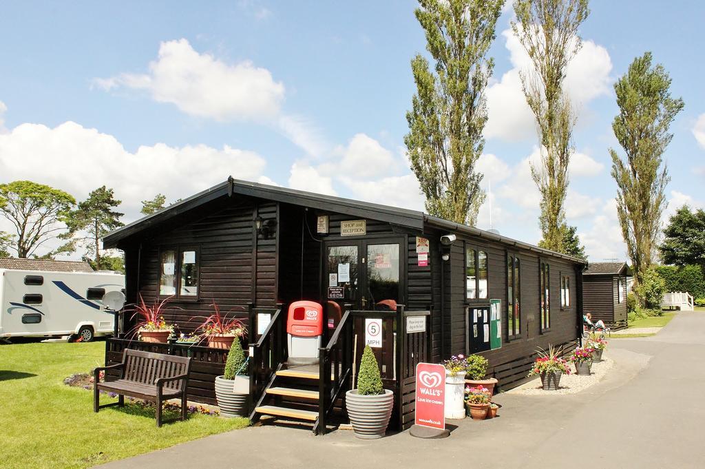 Отель Jasmine Park Snainton Экстерьер фото