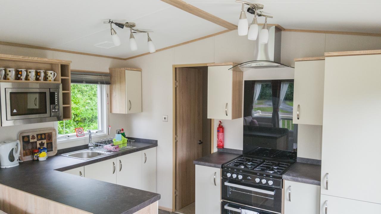 Отель Jasmine Park Snainton Экстерьер фото
